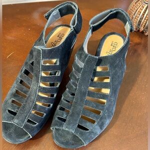 Euro soft by Sofft 9.5M Black Suede Heels